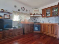 Недвижимость Трехкомнатная квартира в центре: 11