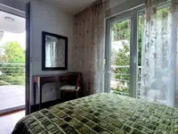 Недвижимость Трехкомнатная квартира в центре: 19