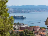 Недвижимость Трехкомнатная квартира Центр: 23