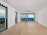 Недвижимость Трехкомнатная квартира, Центр: 3