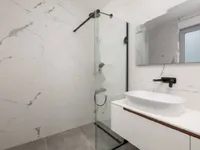 Недвижимость Трехкомнатная квартира, Центр: 18