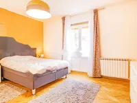 Недвижимость Четырехкомнатная квартира центр: 4