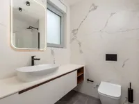 Недвижимость Трёхкомнатная квартира, Центр: 20