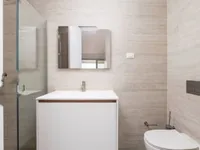 Недвижимость Трехкомнатная квартира в центре: 8