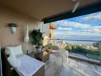 Недвижимость Трехкомнатная квартира, Опатия: 7