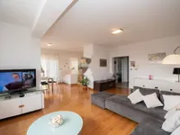 Недвижимость Трёхкомнатная квартира, Центр: 7