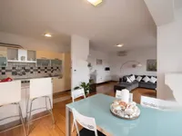 Недвижимость Трёхкомнатная квартира, Центр: 16