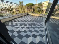 Недвижимость Трехкомнатная квартира, Центр: 16