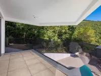 Недвижимость Трёхкомнатная квартира, Центр: 3