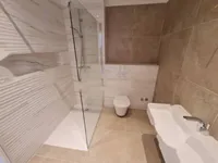 Недвижимость Трехкомнатная квартира в центре: 8