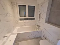 Недвижимость Трехкомнатная квартира в центре: 9