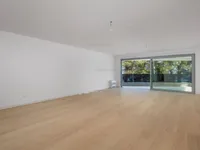 Недвижимость Трехкомнатная квартира, Центр: 1