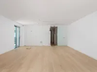 Недвижимость Трехкомнатная квартира, Центр: 8