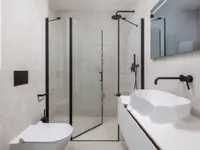 Недвижимость Трехкомнатная квартира, Центр: 17