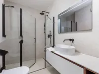 Недвижимость Трехкомнатная квартира, Центр: 18