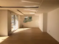 Недвижимость Четырехкомнатная квартира, Центр: 3