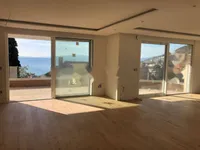 Недвижимость Четырехкомнатная квартира, Центр: 5