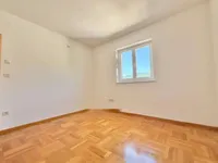 Недвижимость Трехкомнатная квартира в Ике: 5