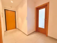 Недвижимость Трехкомнатная квартира в Ике: 8