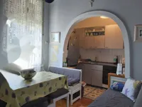 Недвижимость Двухкомнатная квартира в центре: 8