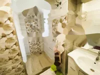 Недвижимость Трехкомнатная квартира в центре: 9