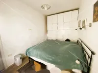 Недвижимость Трехкомнатная квартира в центре: 12