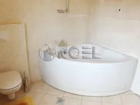 Недвижимость Трехкомнатная квартира Центр: 4