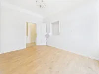 Недвижимость Двухкомнатная квартира в центре: 8