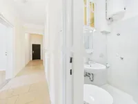 Недвижимость Двухкомнатная квартира в центре: 15