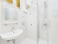 Недвижимость Двухкомнатная квартира в центре: 16