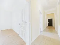 Недвижимость Двухкомнатная квартира в центре: 19