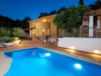 Недвижимость Семейный дом 200 м², Запад, Опатия: 24