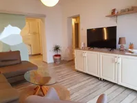 Недвижимость Двухкомнатная квартира, Центр: 3