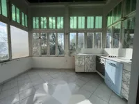 Недвижимость Трехкомнатная квартира в центре: 5