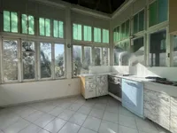 Недвижимость Трехкомнатная квартира в центре: 6