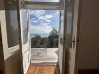 Недвижимость Трехкомнатная квартира в центре: 12