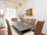 Недвижимость Трехкомнатная квартира в центре: 3