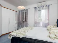 Недвижимость Трехкомнатная квартира в центре: 6