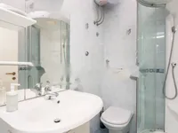 Недвижимость Трехкомнатная квартира в центре: 12