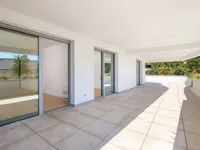 Недвижимость Трёхкомнатная квартира в центре: 2