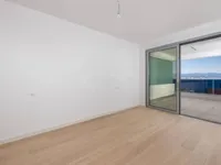 Недвижимость Трехкомнатная квартира центр: 13