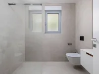 Недвижимость Трехкомнатная квартира в центре: 7