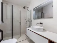 Недвижимость Трехкомнатная квартира в центре: 10