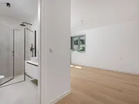 Недвижимость Трехкомнатная квартира в центре: 11