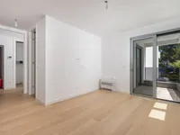 Недвижимость Трехкомнатная квартира в центре: 12