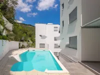 Недвижимость Трёхкомнатная квартира в центре: 16