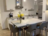 Недвижимость Двухкомнатная квартира, центр: 1