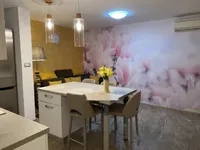 Недвижимость Двухкомнатная квартира, центр: 3