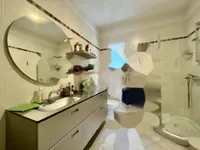 Недвижимость Трехкомнатная квартира Центр: 14