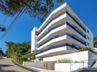 Недвижимость Трехкомнатная квартира в Центре: 3